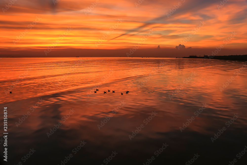 Fototapeta premium Sunset in the Gulf of Thailand