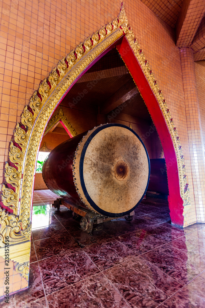 Naklejka premium a temple drum