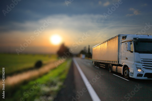 Truck transport on the road at sunset © Jaroslav Pachý Sr.