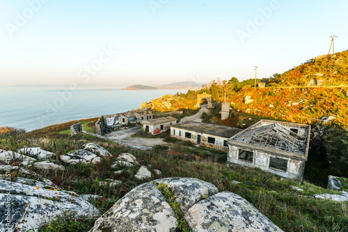 Obraz na płótnie The old military base - Baiona w salonie