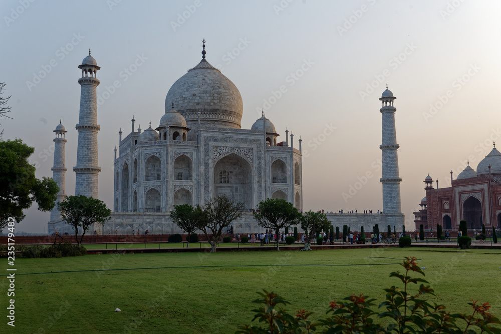 Fototapeta premium Taj Mahal Monument Tomb India