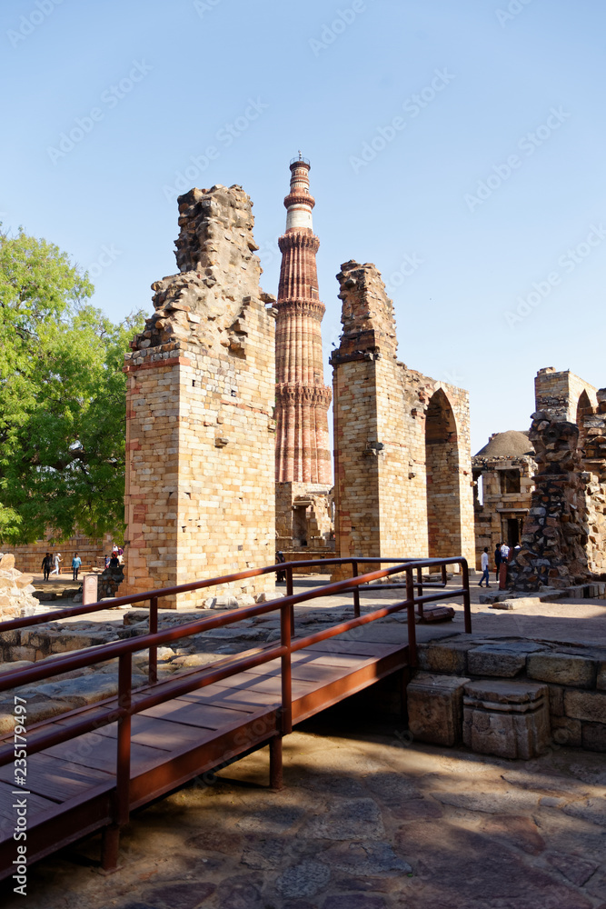 Qutub Minar monument mosque minaret complex