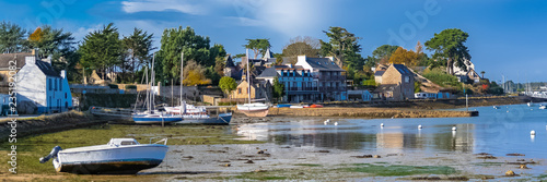 Fotobehang Brittany, Ile aux Moines island, beautiful harbor, low tide