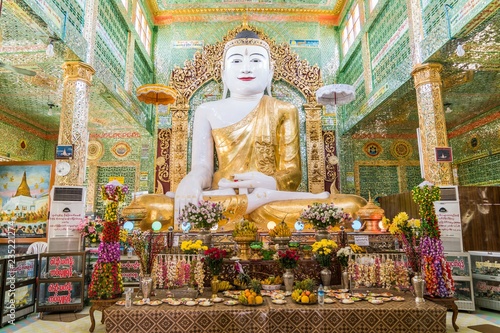 Bouddha U min Thonze temple pagode Sagaing Myanmar Birmanie