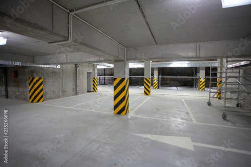 Multistation underground garage