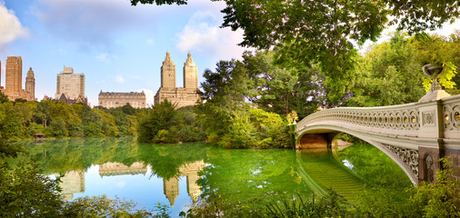 Canvas schilderij Central Park Bow Bridge panorama Central Park  © Oleksandr Dibrova