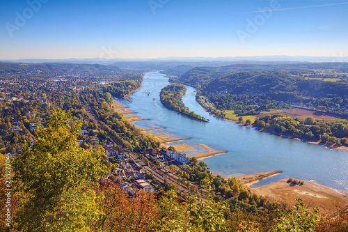 Blick vom Drachenfels auf den Rhein im Herbst