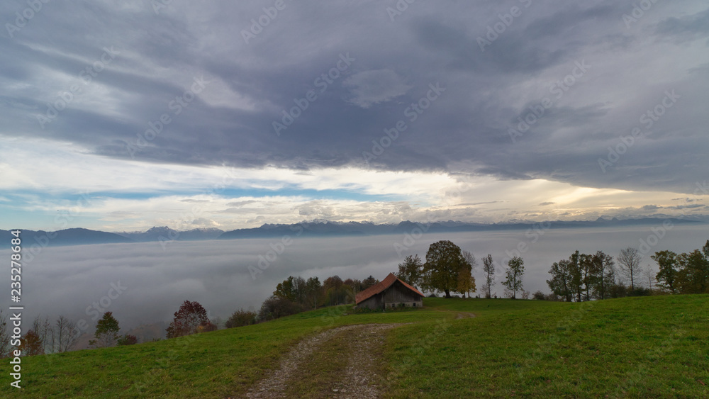 Hütte über den Wolken