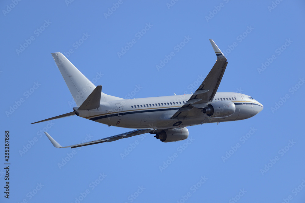 Obraz premium 旅客機 B737 離陸