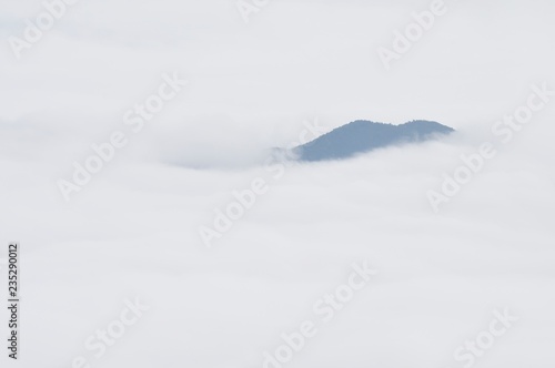 雲海に浮かぶ © Green Cap 55