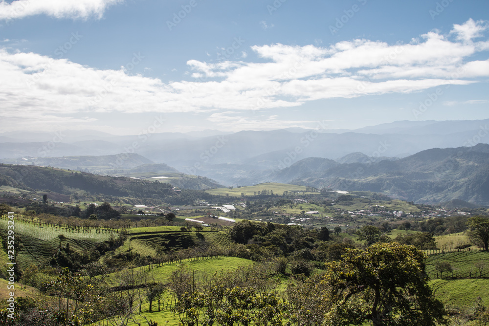 Traumhaftes Hochland in der Nähe von Monteverde in Costa Rica