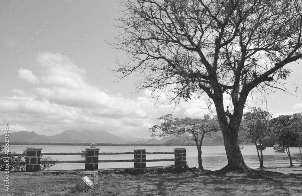 Praça dos Namorados - Guaratuba/PR Praça dos Namorados - Guaratuba/PR