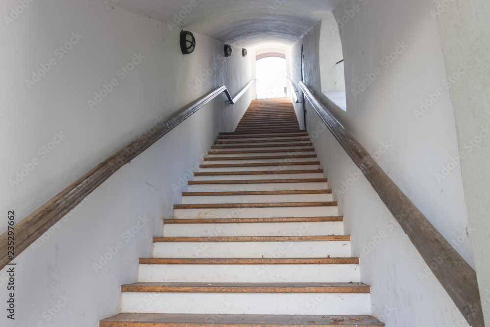 Obraz premium Treppe ins Licht