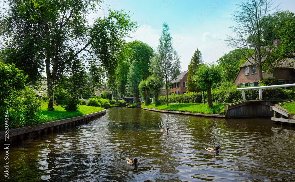 Giethoorn in den Niederlanden Giethoorn in den Niederlanden