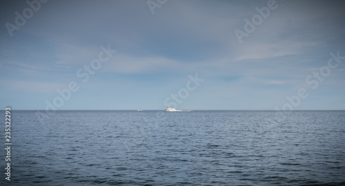 Ferry in the middle of the ocean © Pierre-Olivier