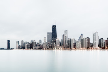 Fotobehang Chicago Stedelijk silhouet van Chicago  © romanb321
