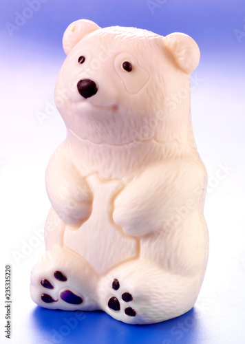 WHITE CHOCOLATE POLAR BEAR