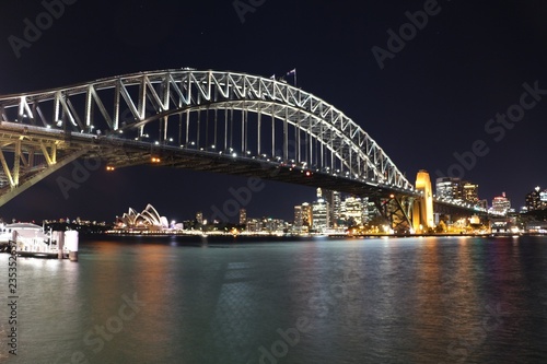 Sydney Harbour bridge © Oliver Hattwig