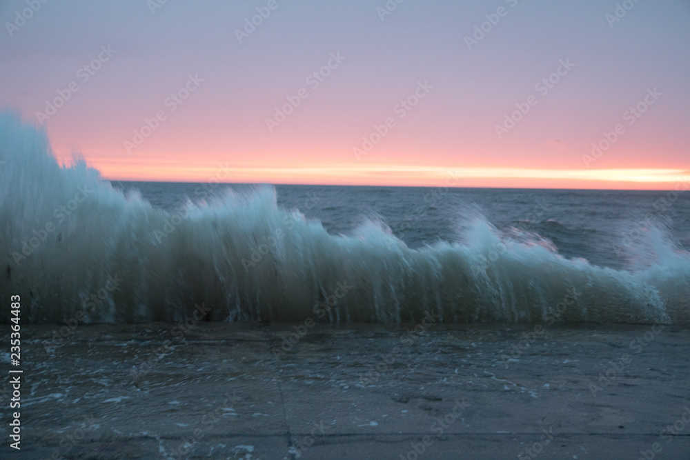 Fototapeta premium Waves at Sunrise