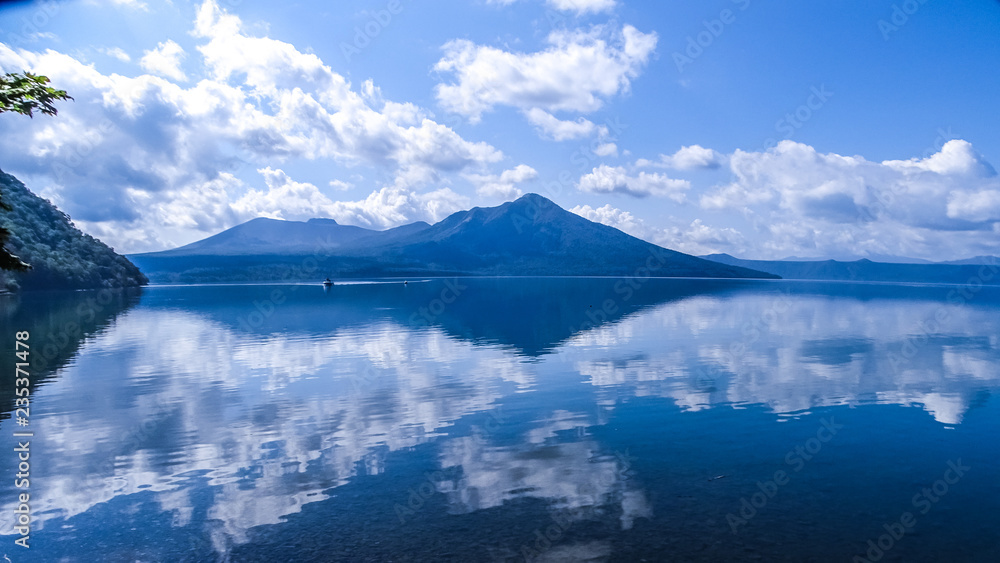 日本、北海道、支笏湖、雄大な自然と絶景、秋