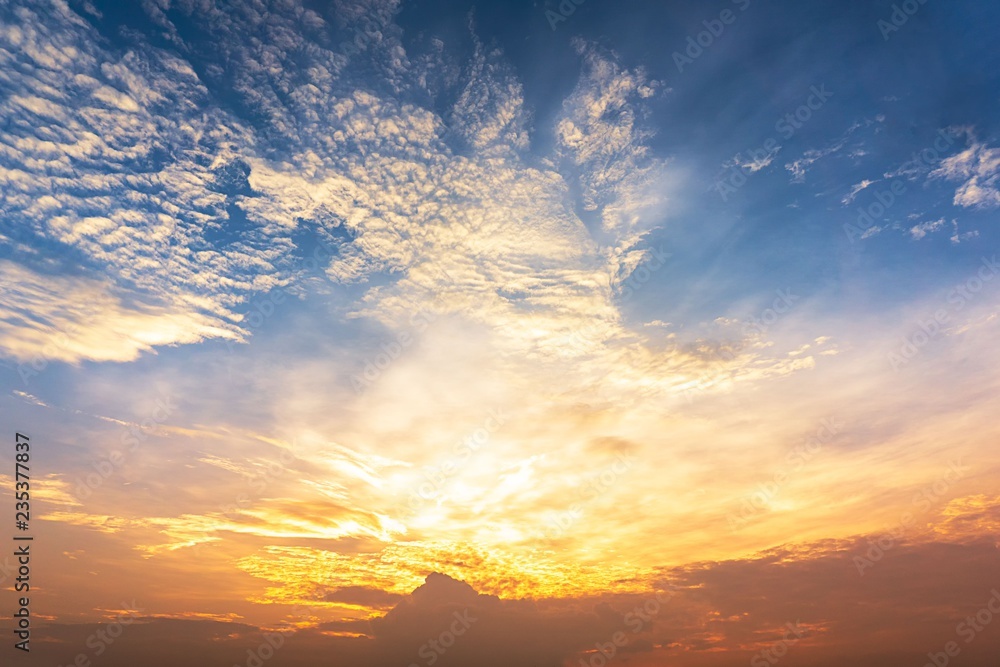 Obraz premium Twilight sky and cloud background