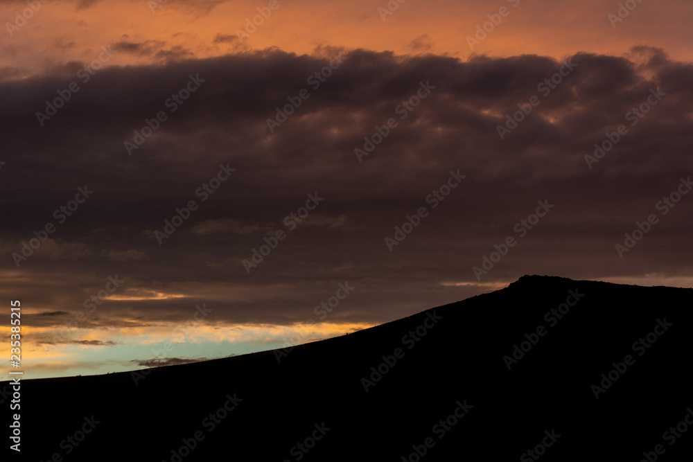 Obraz premium sunset in the desert of southern Idaho