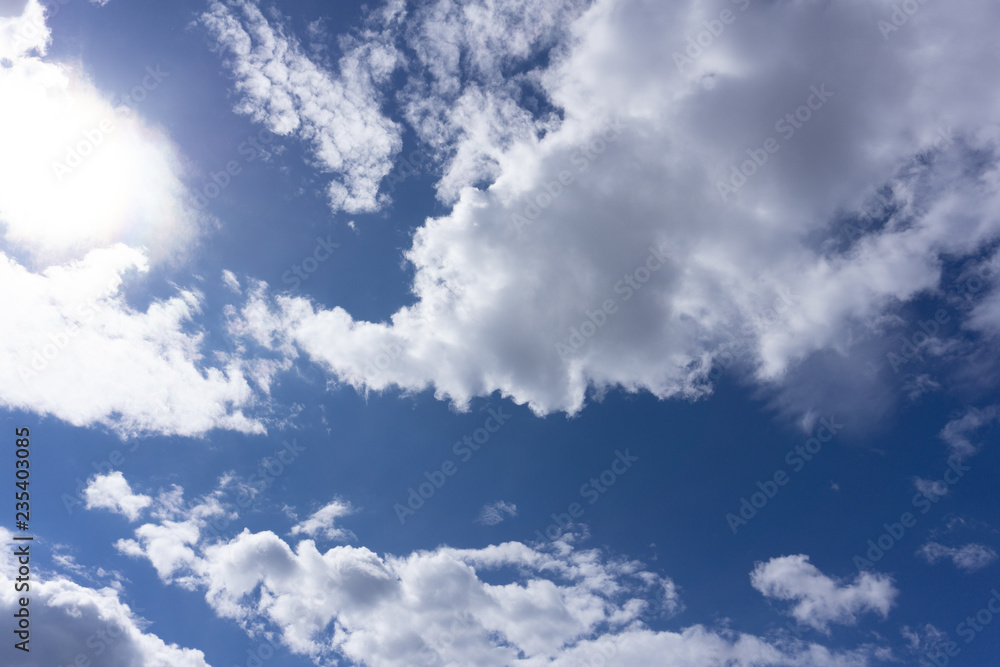 Obraz premium Beautiful sky with cloud before sunset shine .