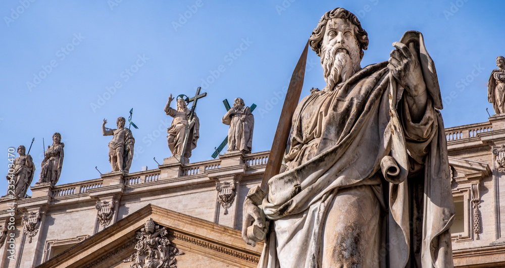 Obraz premium St. Peter's Basilica at the Vatican