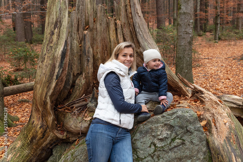 Mum and her baby girl in the Bavarian Forrest