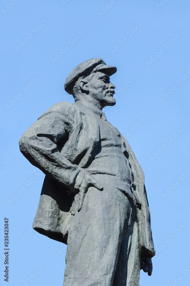 Fototapeta premium Sculpture of Lenin - Russian Communist leader