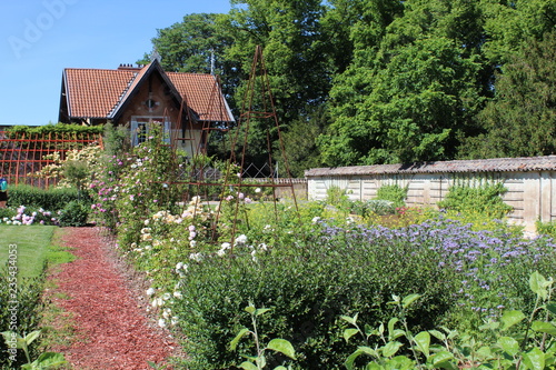 DOMAINE ET CHATEAU DE LACROIX-LAVAL - MARCY L'ETOILE - RHONE photo