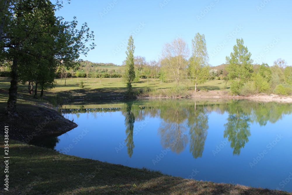 Fototapeta premium VILLAGE DE TREPT ET LAC - ISERE - FRANCE