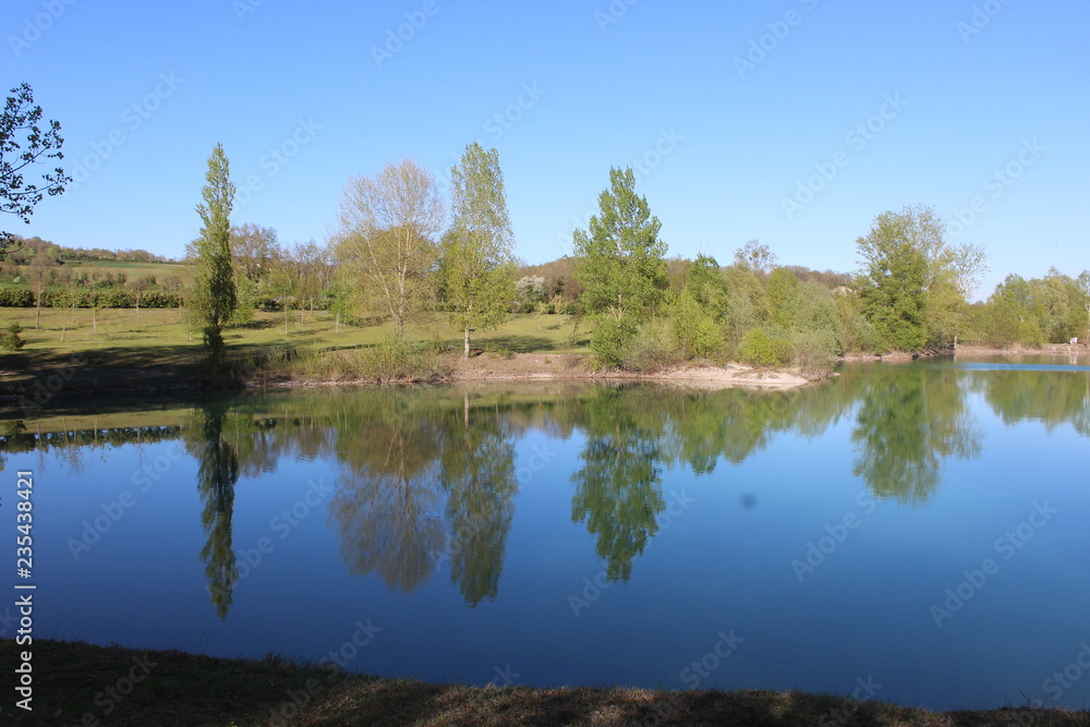 VILLAGE DE TREPT ET LAC - ISERE - FRANCE VILLAGE DE TREPT ET LAC - ISERE - FRANCE