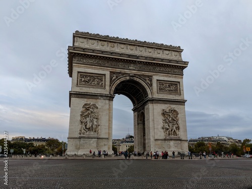 arch of triumph in paris © Вячеслав Горбатенко