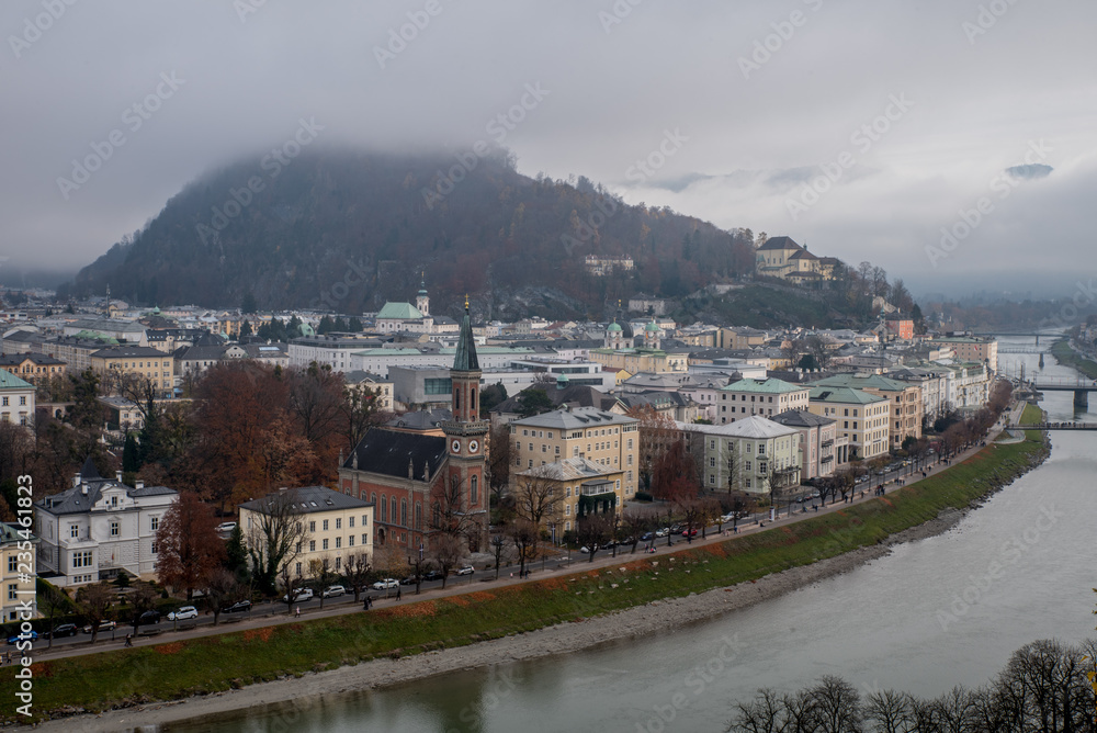 Obraz premium Autumn in Salzbug