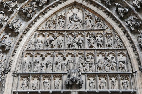 Auxesse  la cattedrale di Saint Etienne- Borgogna