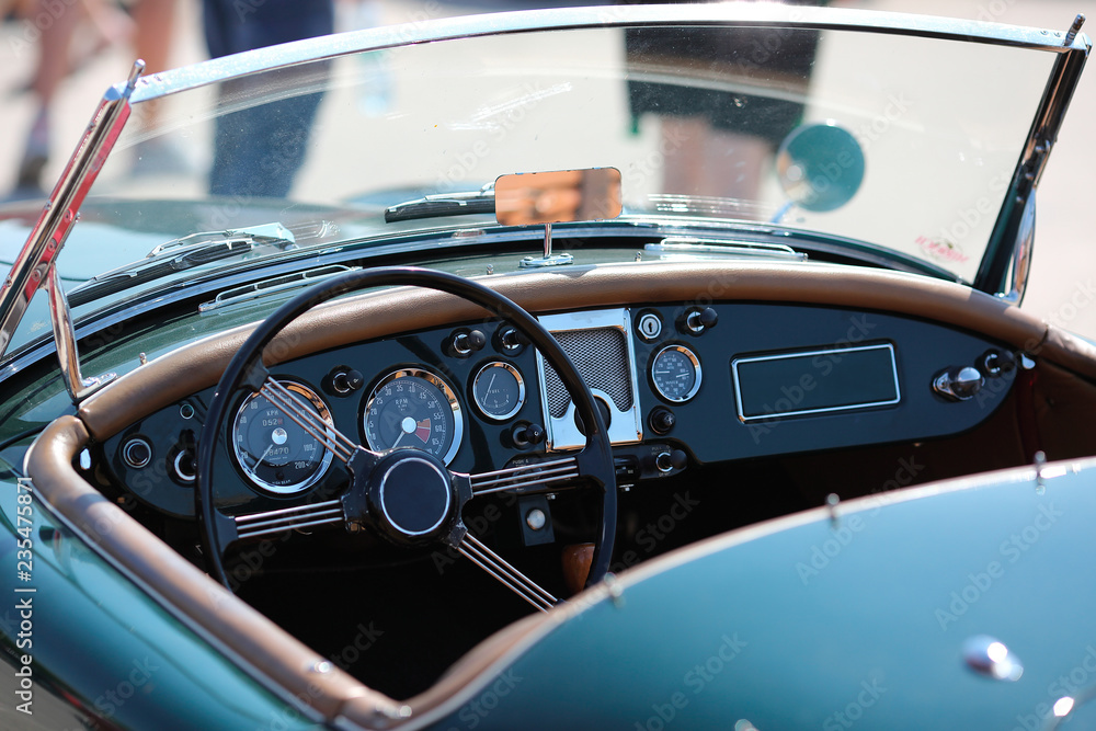 Obraz premium Old car cokpit