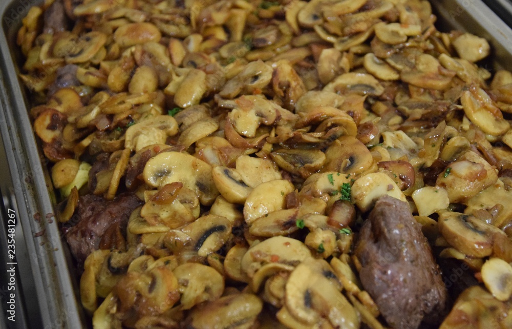 Verschiedene gegarte Gemüse auf einem Buffet Verschiedene gegarte Gemüse auf einem Buffet