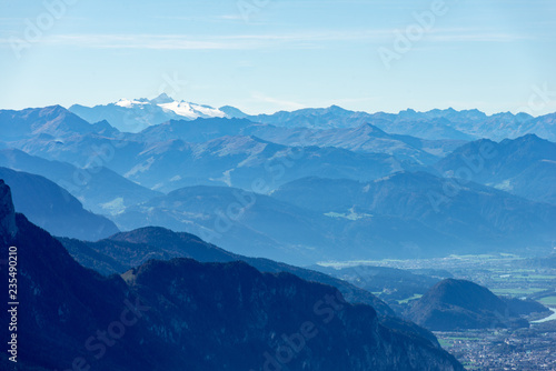alps mountain range and a city in the valley © Torsten