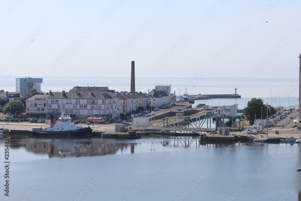 Fototapeta premium PORT MARITIME DE NANTES - SAINT NAZAIRE