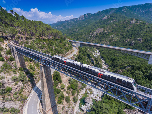 Eisenbahn auf Korsika auf dem Eiffel-Viadukt