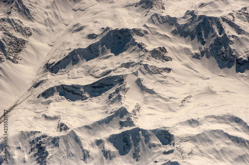 Tableau sur toile Survol des Alpes françaises en hiver
