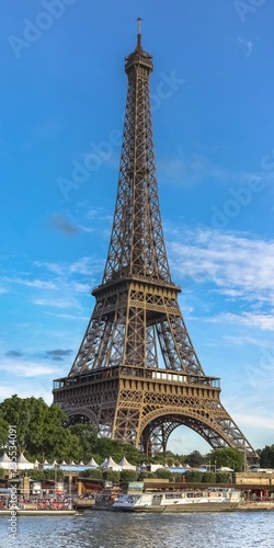 Paris - tour Eiffel © 120bpm