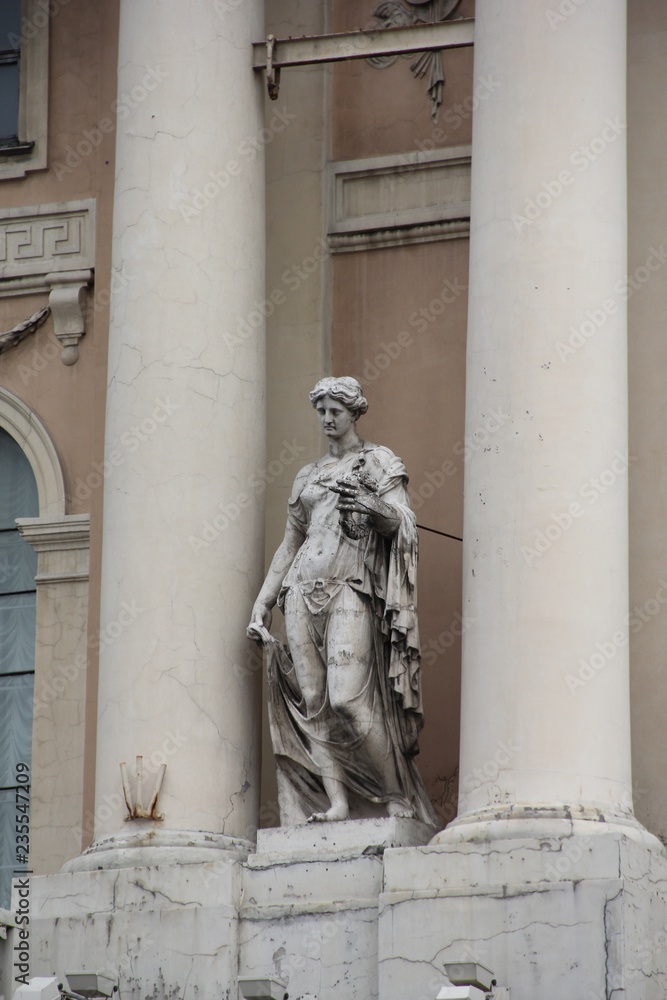 statue of a woman st. Petersburg