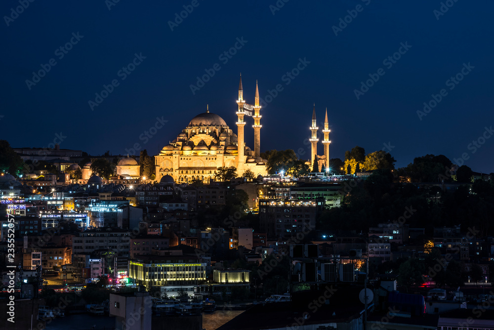 Süleymaniye Camii in Istanbul at night.
