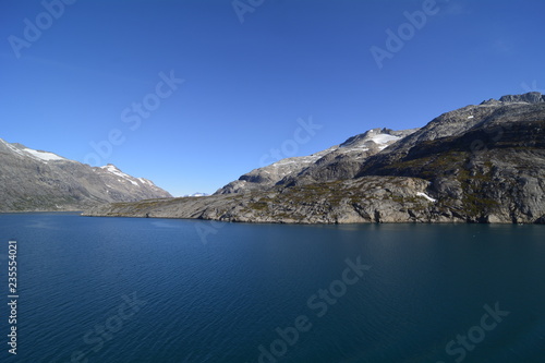 lake in mountains © Christian