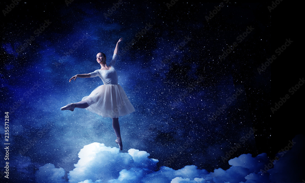 Ballet dancer in jump - obrazy, fototapety, plakaty 
