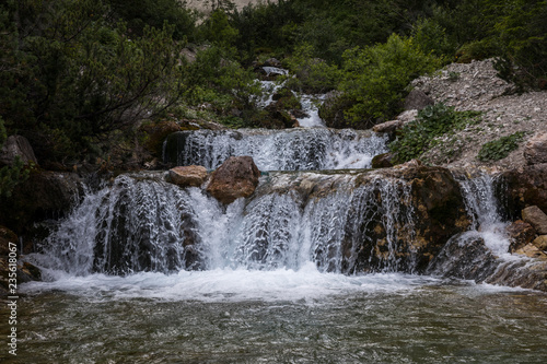 Wasserfall in den Dolomiten