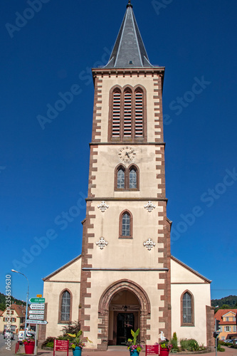 Titre : Munster. Eglise catholique Saint Léger . Alsace. Haut-Rhin. Grand Est