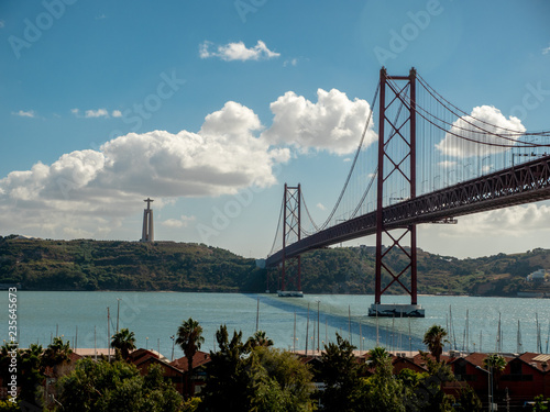 Ponte 25 de Abril